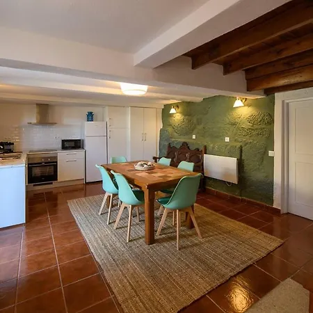 Casa Das Caneiroas Lovely 2-bed House In アマランテ